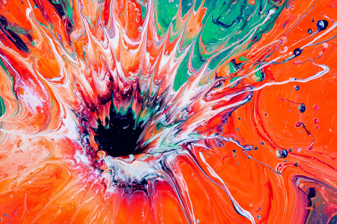 How Long Does Natural Perfume Last? A Perfumer Explains Longevity, Sillage & Fixatives